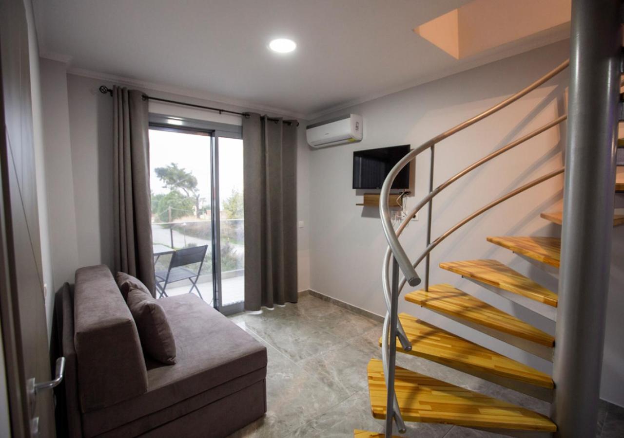 Artemida Suites Hanioti Ngoại thất bức ảnh